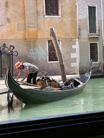 San Marco Apartment With Canal View Venice Exterior photo